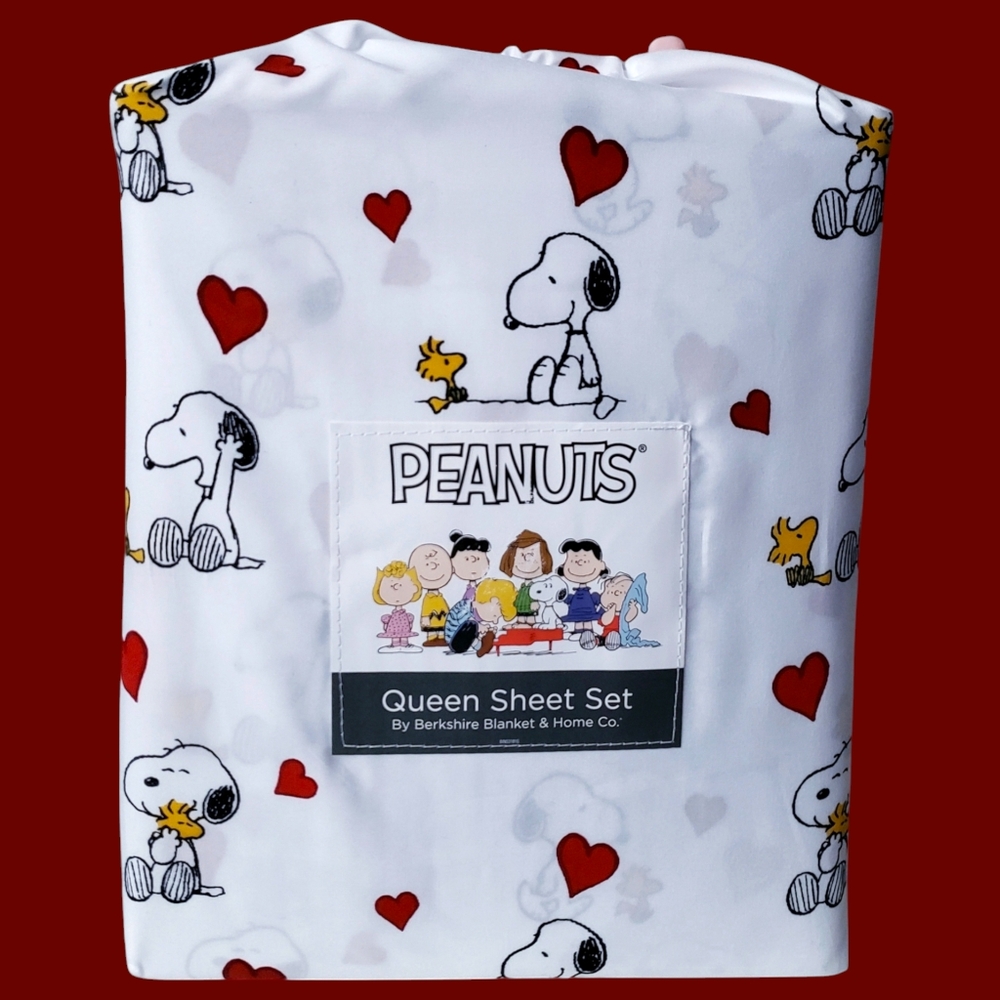 ❌SOLD❌Peanuts Snoopy Valentines Day Queen Size Bed Sheet Set 4-pc Hearts Cartoon - Picture 1 of 6